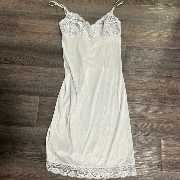 vassarette very light blue slip dress - Picture 1 of 6